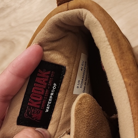 Boots - Picture 3 of 4